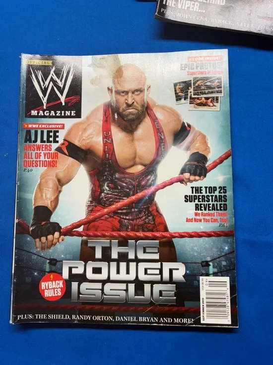 WWE magazines from 2013 the whole set - Picture 10 of 12